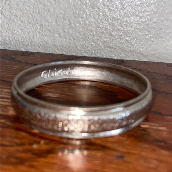 Vintage CHICO’s Hammered Design Silver Tone Alloy Bangle Bracelet - Picture 1 of 4